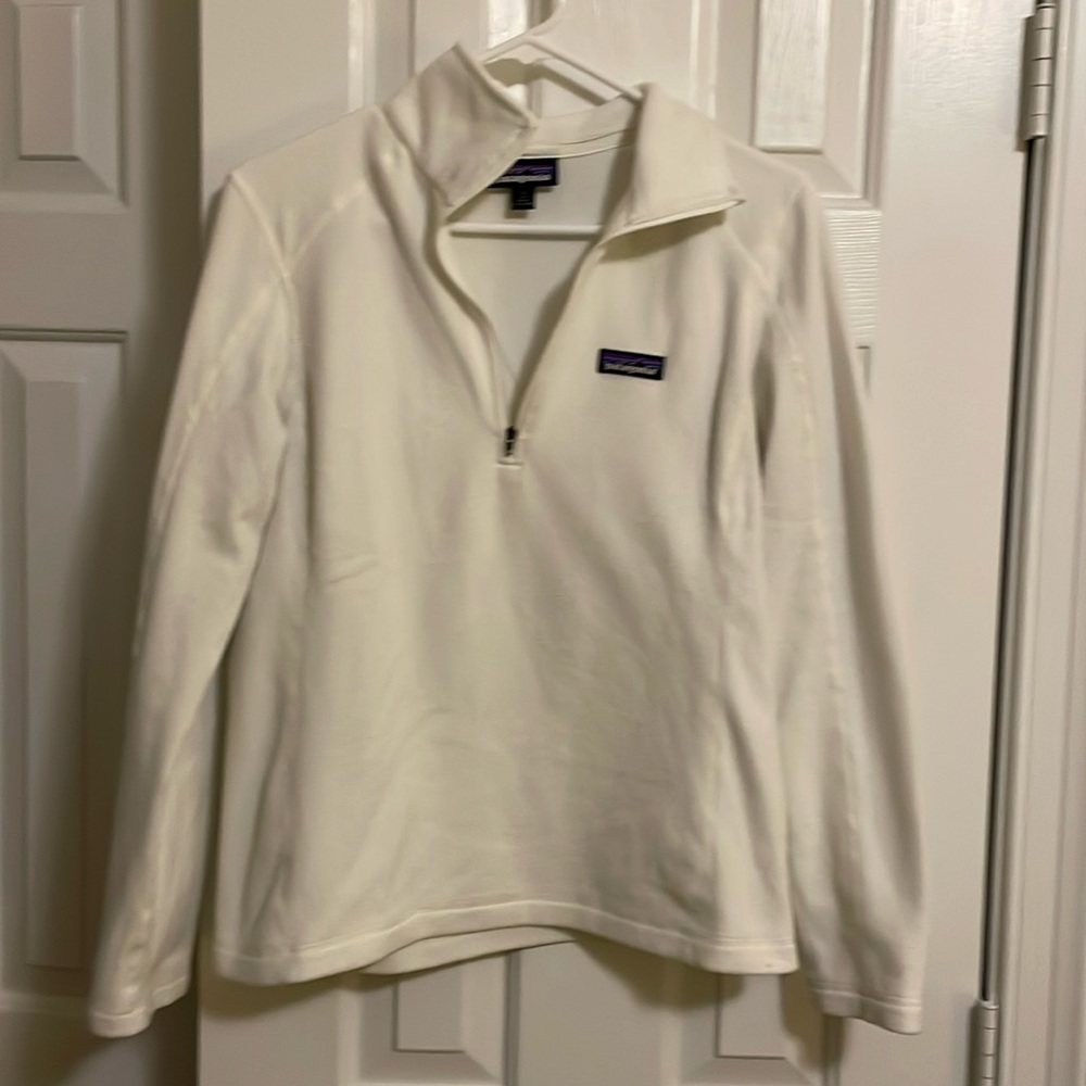 Patagonia women’s 3/4 zip fleece. Size small